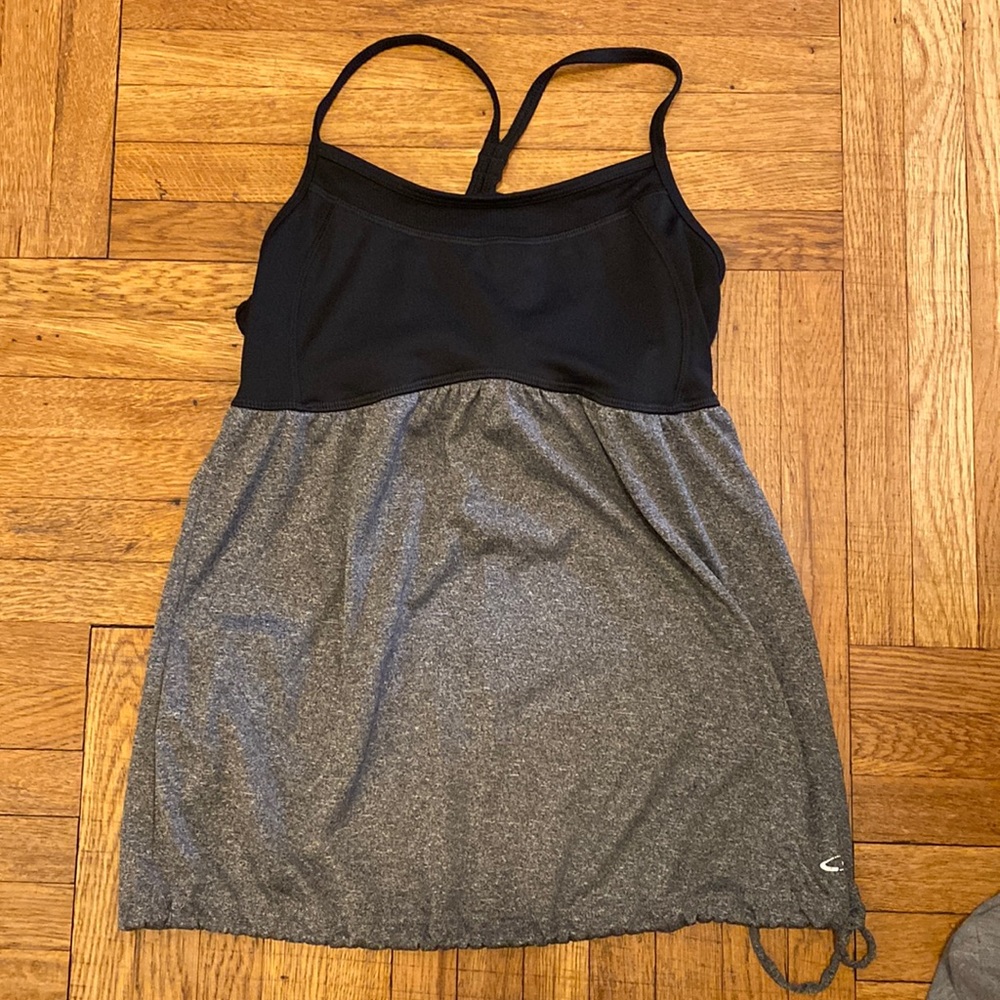4/$12 or $5 each! Woman’s Small Activewear Tank! Sz S! Good Condition!